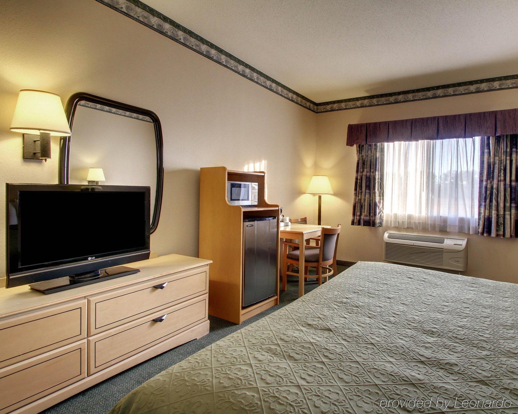 Quality Inn & Suites Pearl-Jackson Exterior foto