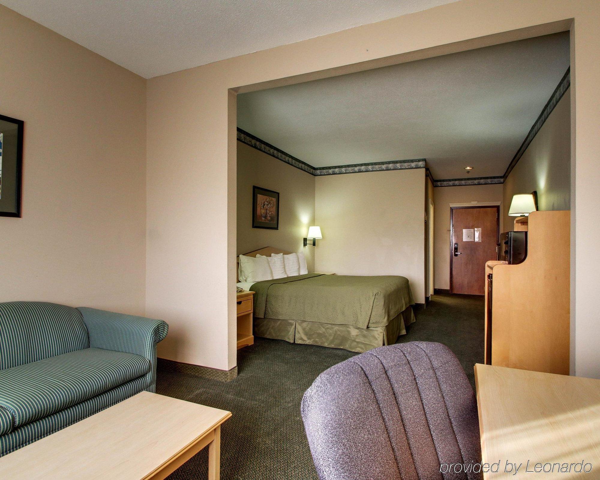 Quality Inn & Suites Pearl-Jackson Exterior foto