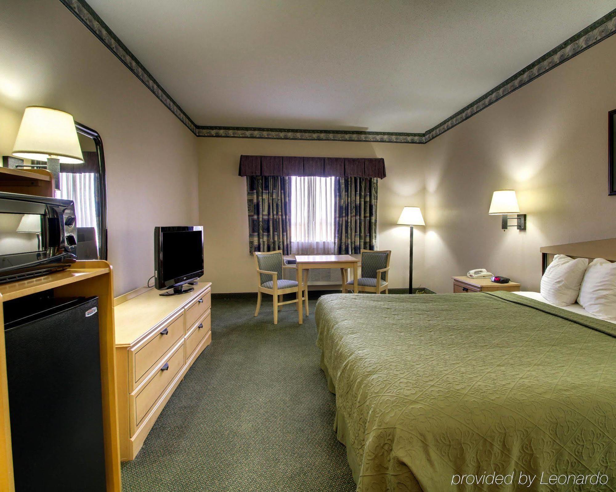 Quality Inn & Suites Pearl-Jackson Exterior foto